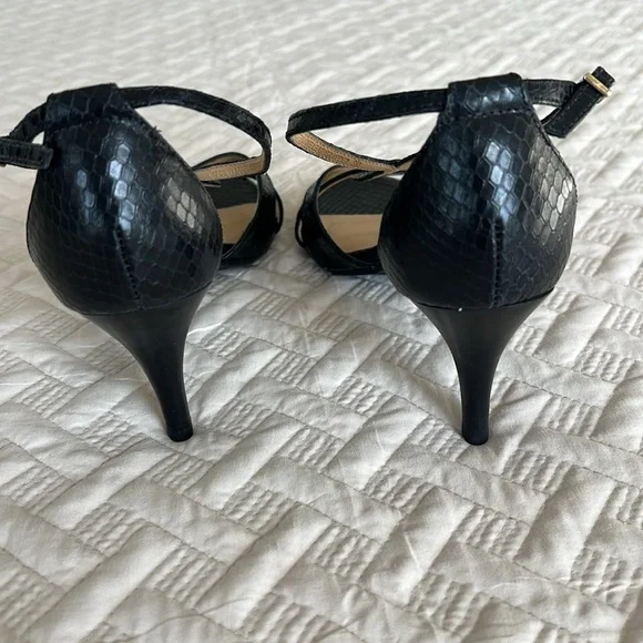 NWOT Talbots black faux snake skin heels size 8 - Picture 4 of 8